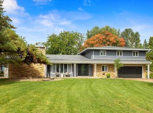 413 12th St, Howard Lake, MN 55349
