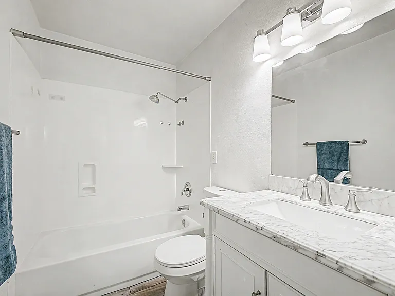 4250 N 27th St #4 — Photo 14