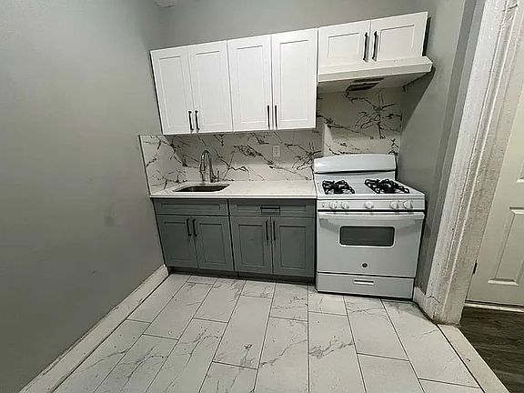 3rd image of 408 Leslie St #1A