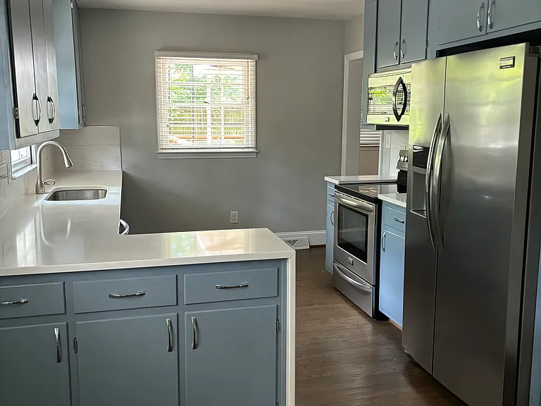 3109 Ventosa Dr — Photo 2
