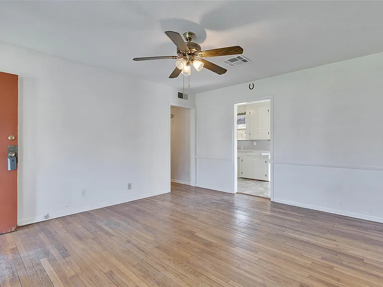 11606 Tedford St — Photo 7