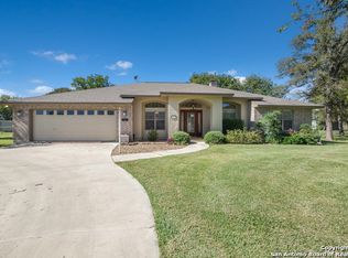 141 Red Oak Trl, Marion, TX 78124