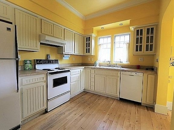 4th image of 305 Blackwell St