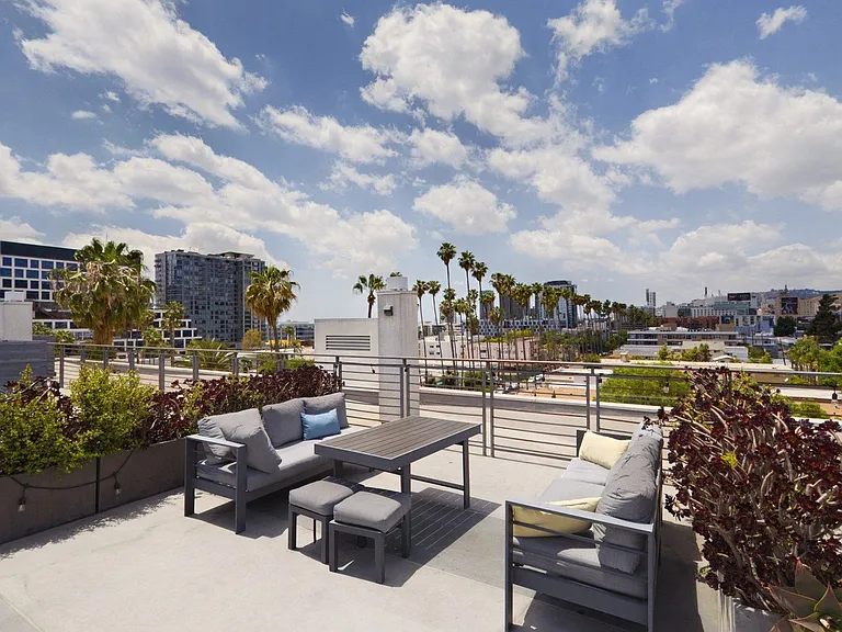 The Carlton At Hollywood — Photo 23