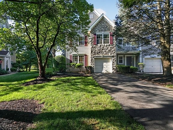 2nd image of 61 Dorchester Dr