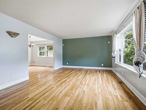 4th image of 1616 Hillrose Pl
