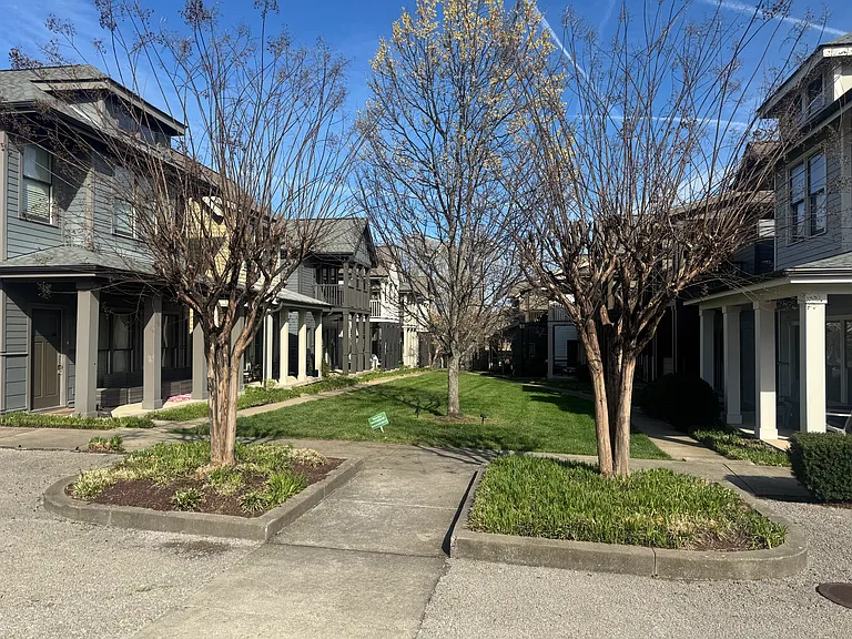 143 Gale Park Ln — Photo 3
