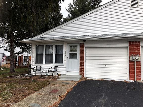 2nd image of 601 Willow Ln #A