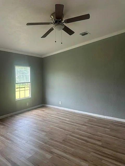 4 bed, 2.0 bath, 2305 sqft, $1,900 — Photo 4
