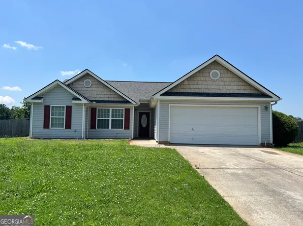 1229 Clearwater Dr, Winder, GA 30680