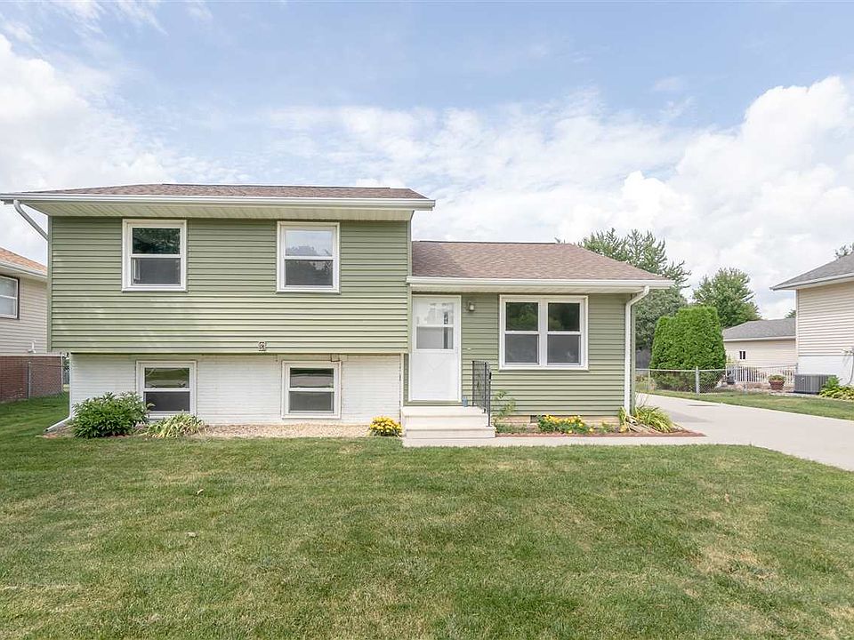 1st image of 906 Orchard Dr