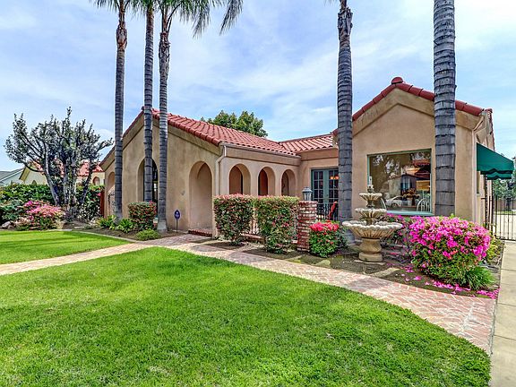 3rd image of 212 E La Deney Dr