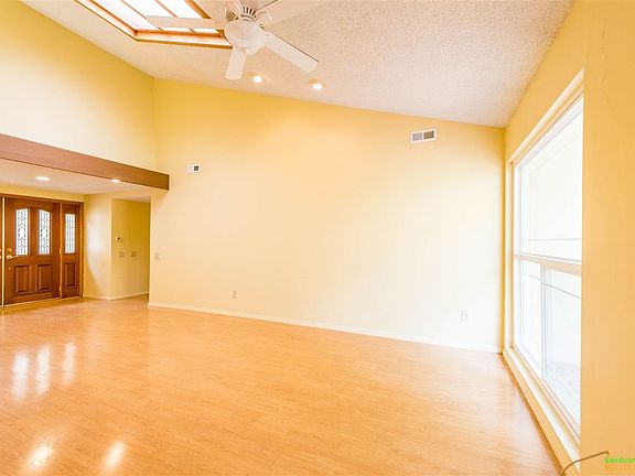 4th image of 3041 Pennant Way