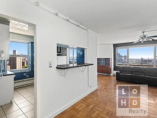 Sold by LoHo Realty | media 9