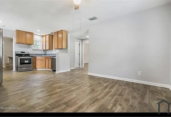 2926 Brackridge Blvd W — Photo 6