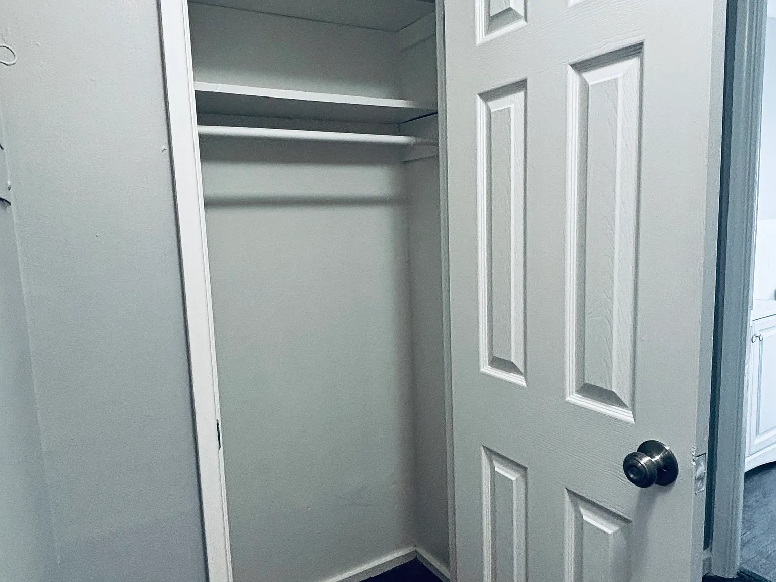 2 bed, 832 sqft, $2,100 — Photo 3