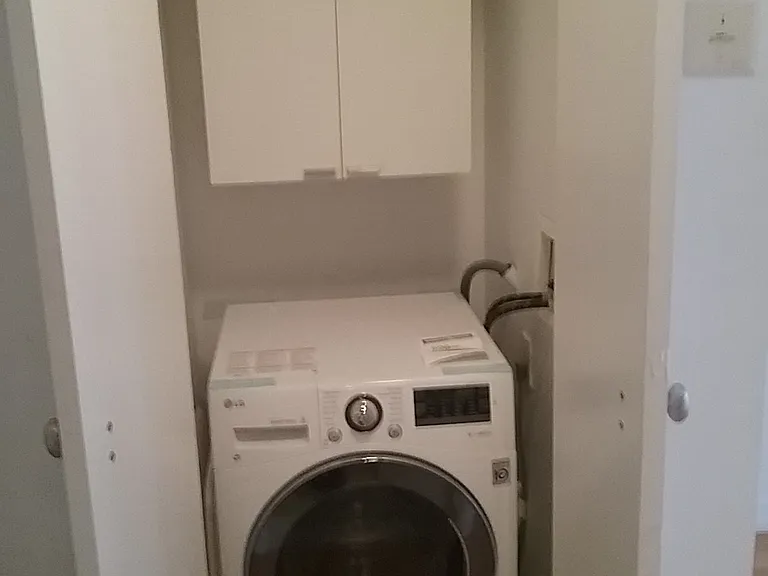 111 Elizabeth St #828 — Photo 10
