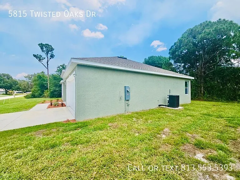 5815 Twisted Oaks Dr — Photo 3