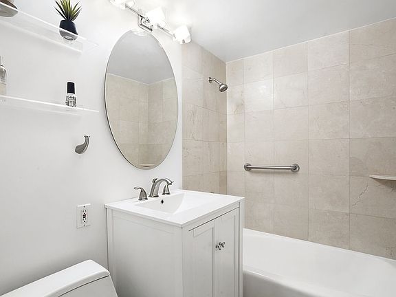 4th image of 200 E 58th St APT 9J