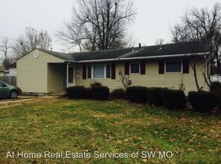 2542 E Cherry St, Springfield, MO 65802