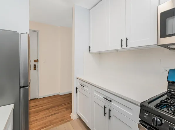 3311 Giles Avenue 5H image 3 of 18