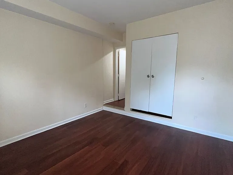 1423 W Fayette St — Photo 11