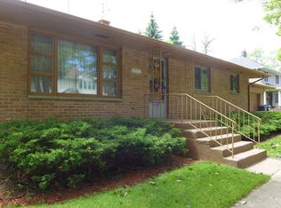 407 Douglas Ave, Waukegan, IL 60085