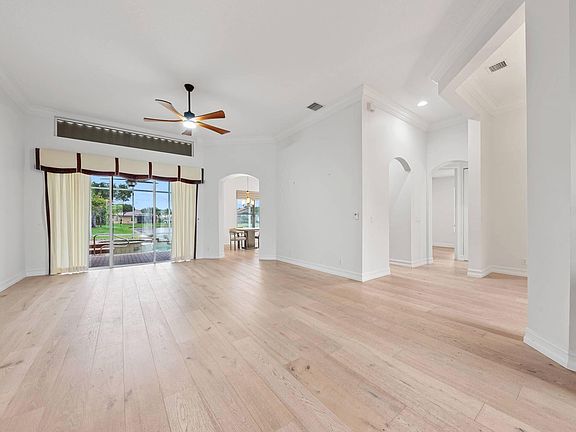 4th image of 8967 Diamonte Drive