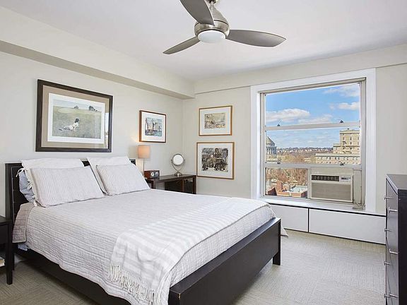 5th image of 100 La Salle St APT 19G