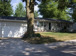28 Westview Dr, Saint Charles, MO 63303