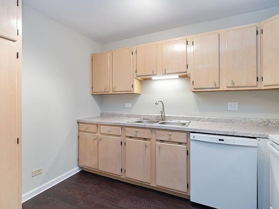 4th image of 4214 Bonhill Dr APT 2C