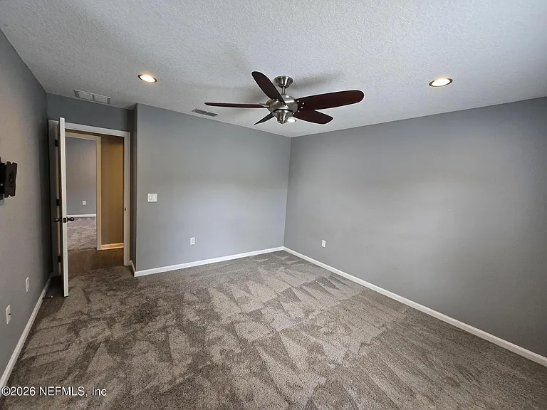 180 Thornloe Dr — Photo 43