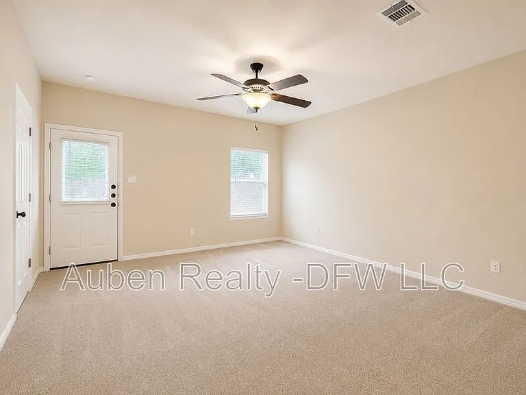 1512 Piedmont Dr — Photo 8