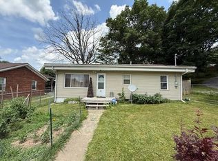 127 Jones St, Mac Arthur, WV 25873