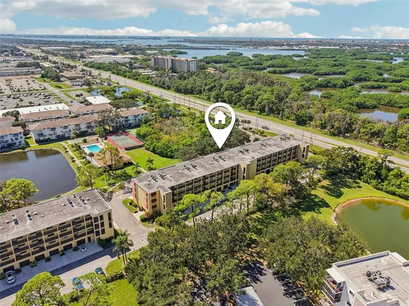 5849 Park St N APT 202, Saint Petersburg, FL 33709