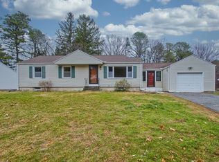 35 Archie St, Springfield, MA 01109