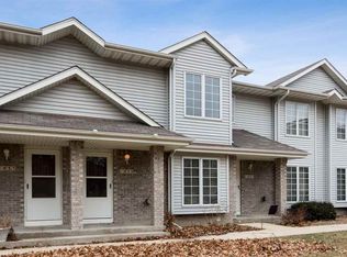 1833 Earl Rd, Iowa City, IA 52246