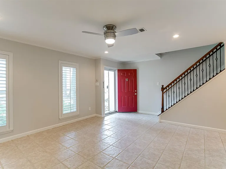1407 Springrock Ln — Photo 3