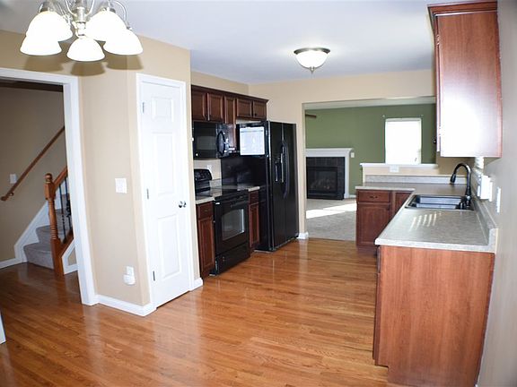 3rd image of 10390 Canberra Dr