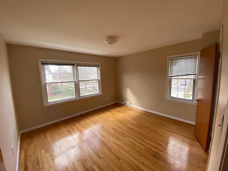 21737 Snow Ave #J3 — Photo 3