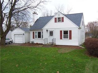 53 Meadow View Dr, Penfield, NY 14526