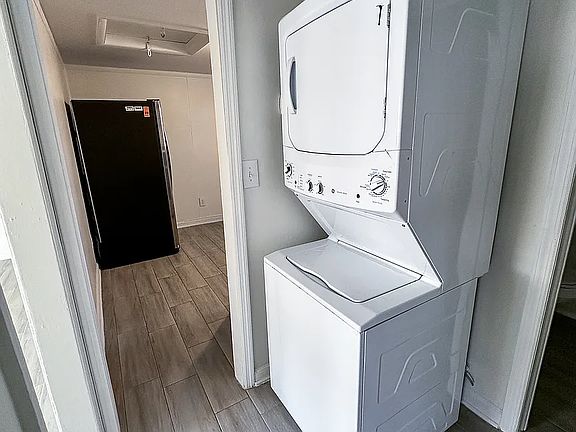 4th image of 5110 Willis Dr APT B
