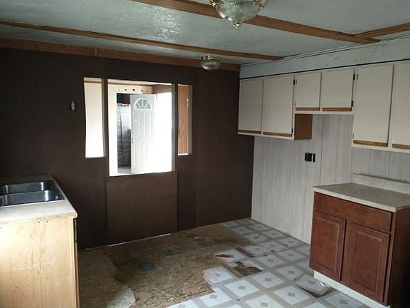 4th image of 18 Cedarwood Ln #18