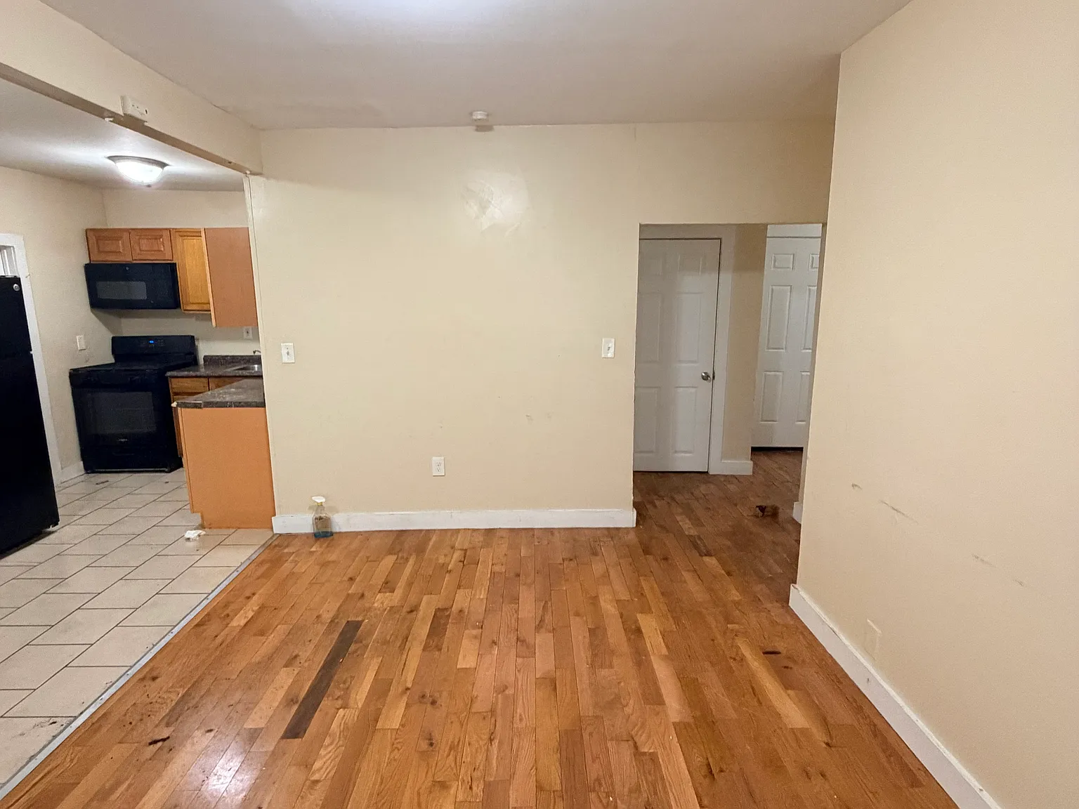 4 bed, $1,875 — Photo 4