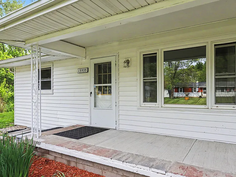 13535 W Tremblay Dr — Photo 2