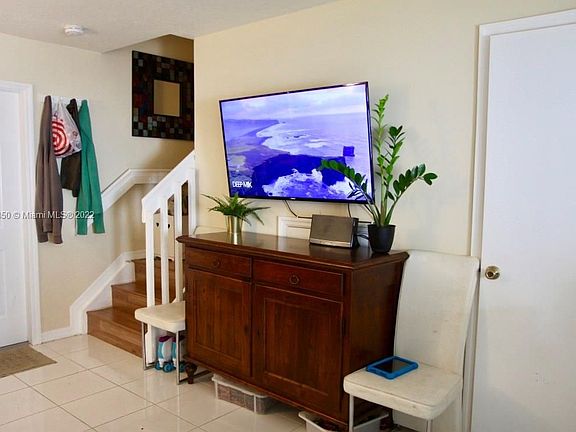 4th image of 980 NW 78th Ave #2D