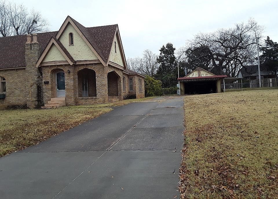 1st image of 927 S Braden Ave