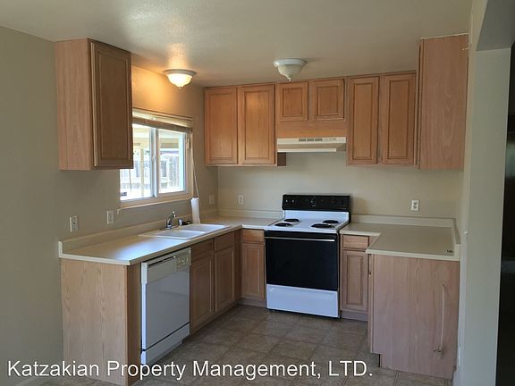 3rd image of 7716 Brentwood Dr