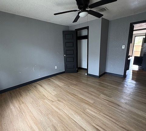 4th image of 9105 Grady St