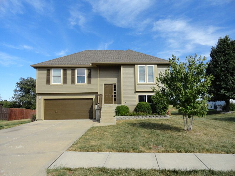 1st image of 5827 Meadowsweet Ln